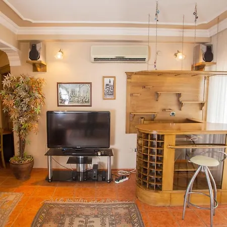 Pleasant With Central Location Near Sea In Marmaris
